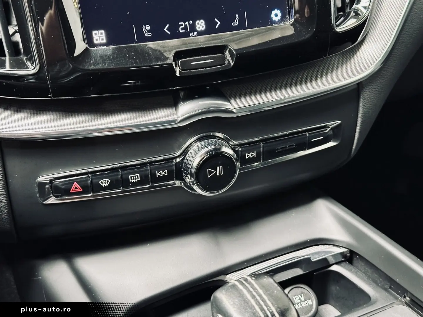 VOLVO XC60 2021 — imagine 37