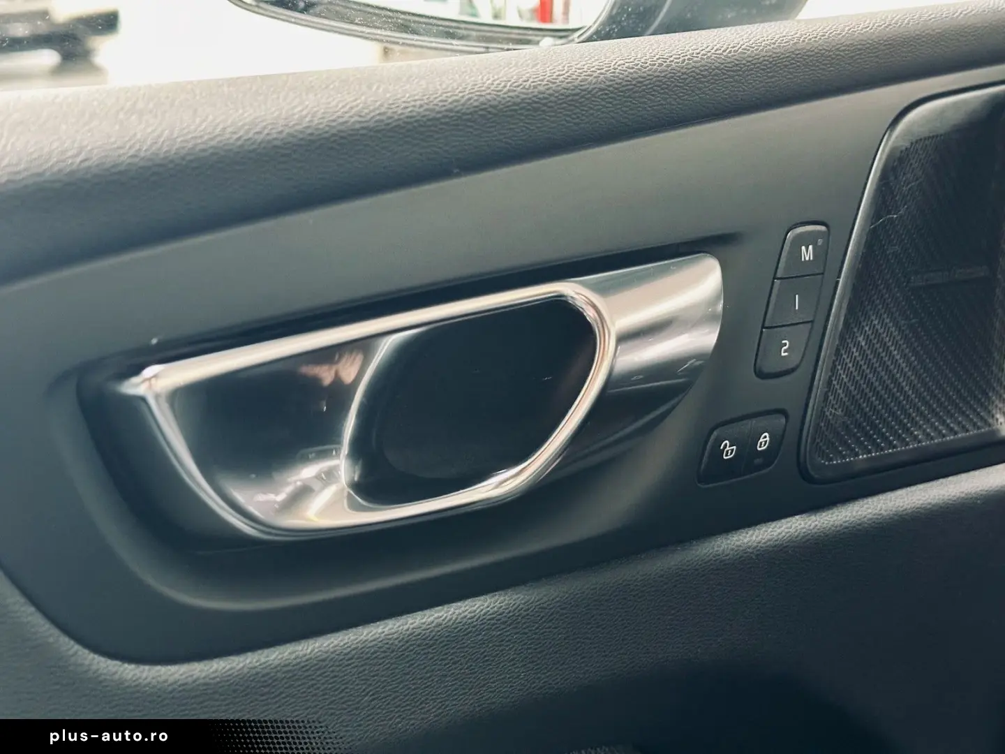 VOLVO XC60 2021 — imagine 39