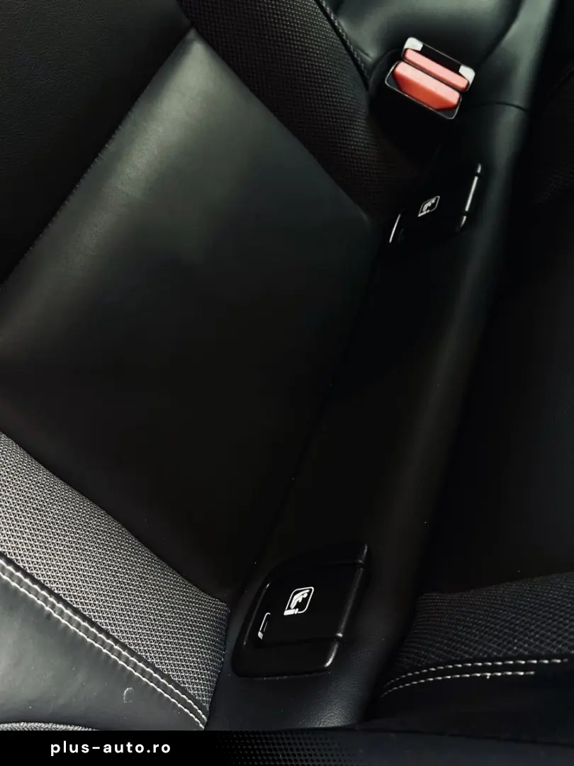VOLVO XC60 2021 — imagine 42