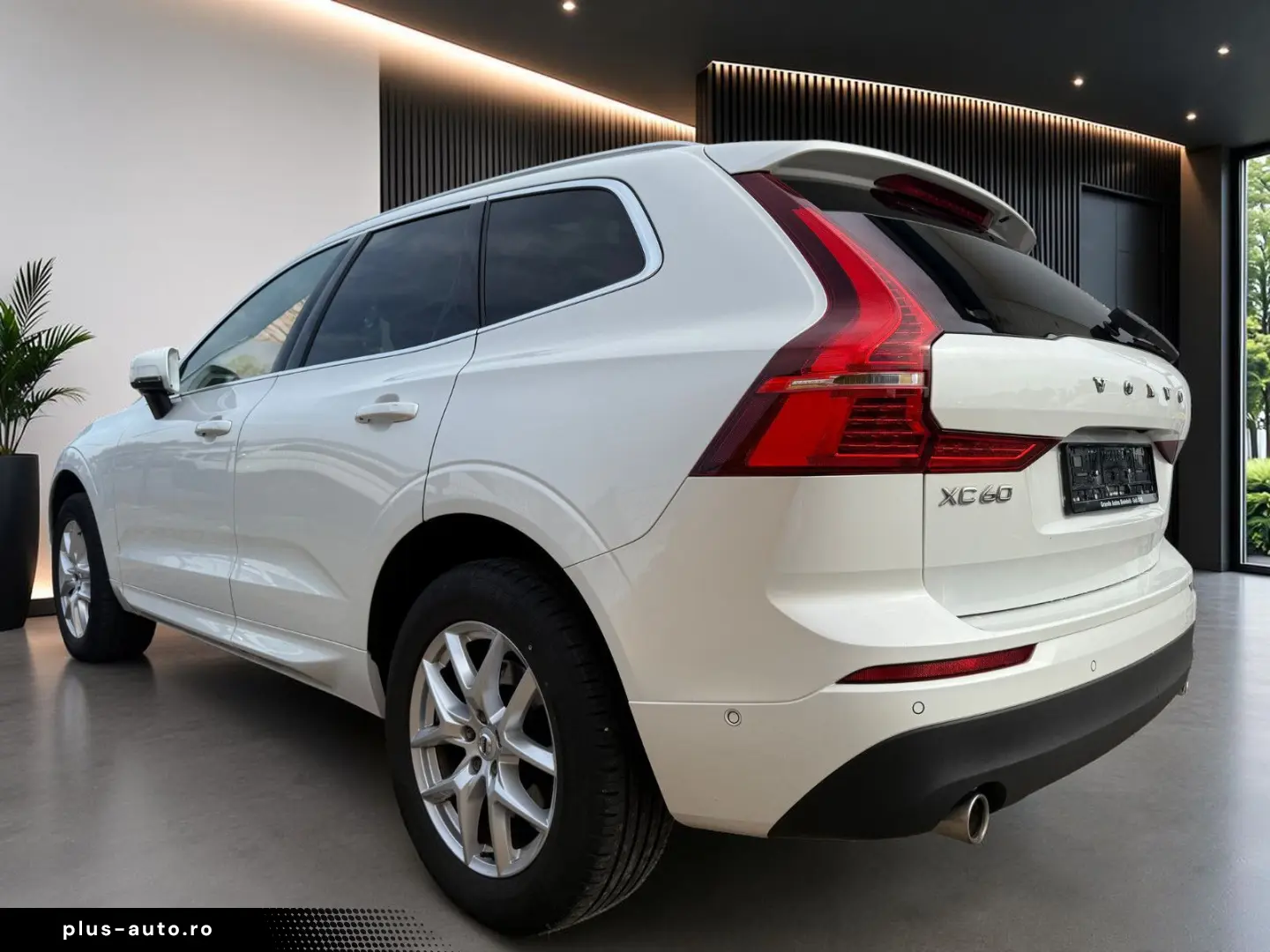 VOLVO XC60 2021 — imagine 3