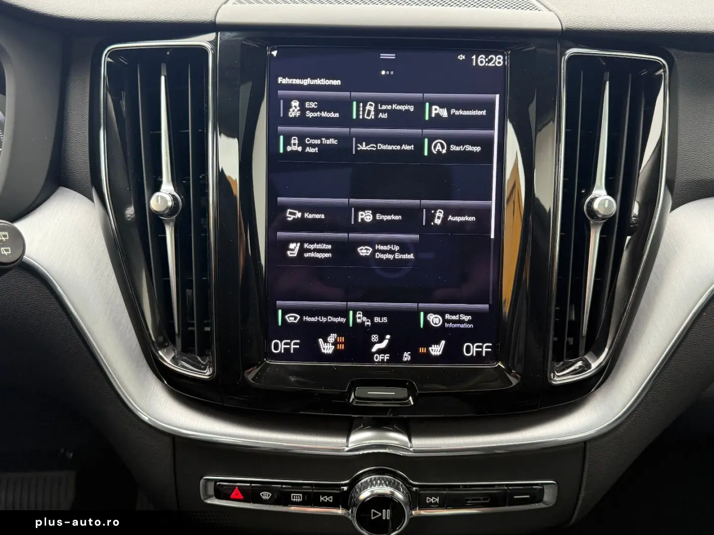 VOLVO XC60 2021 — imagine 10