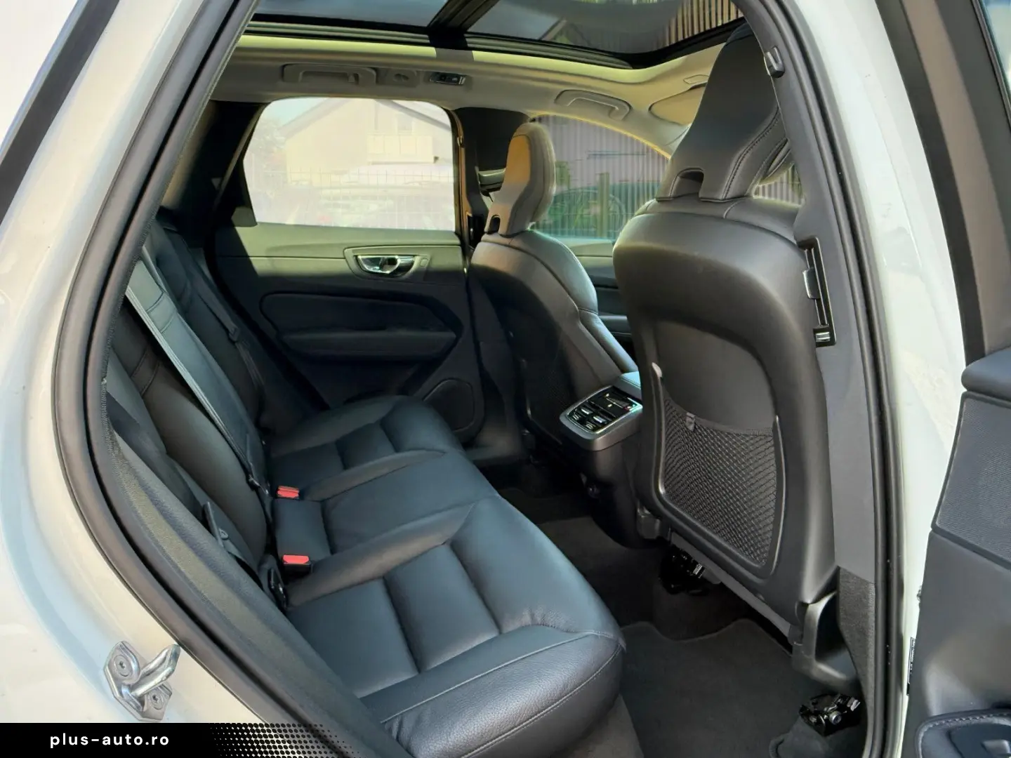 VOLVO XC60 2021 — imagine 19