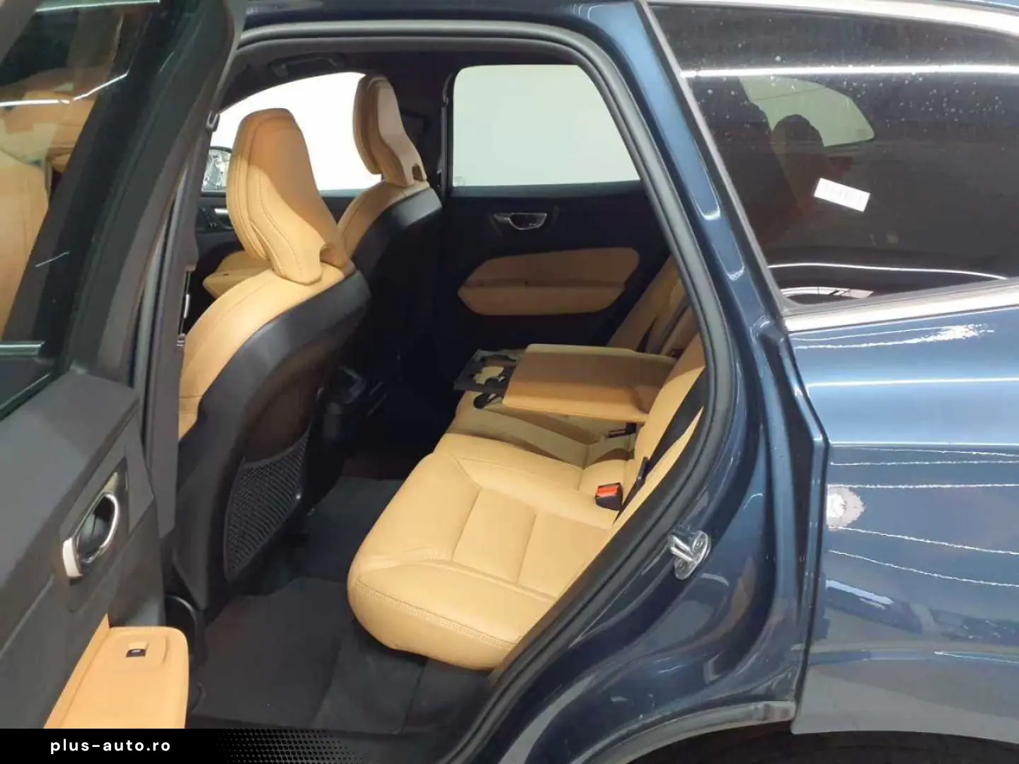 VOLVO XC60 2023 — imagine 5