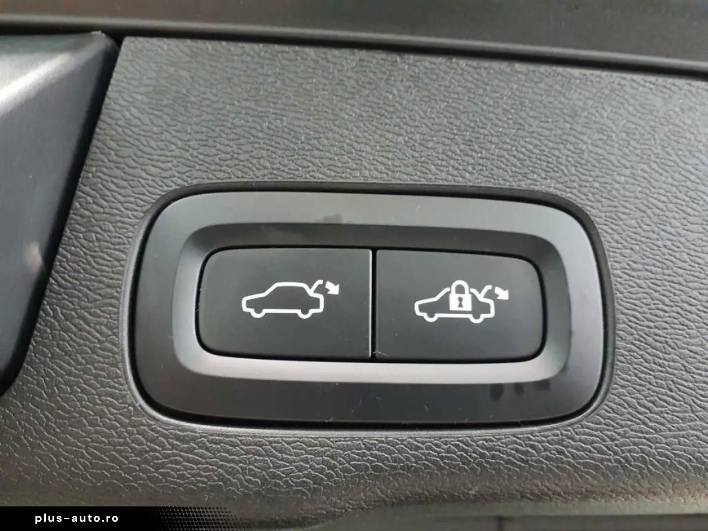 VOLVO XC60 2023 — imagine 13