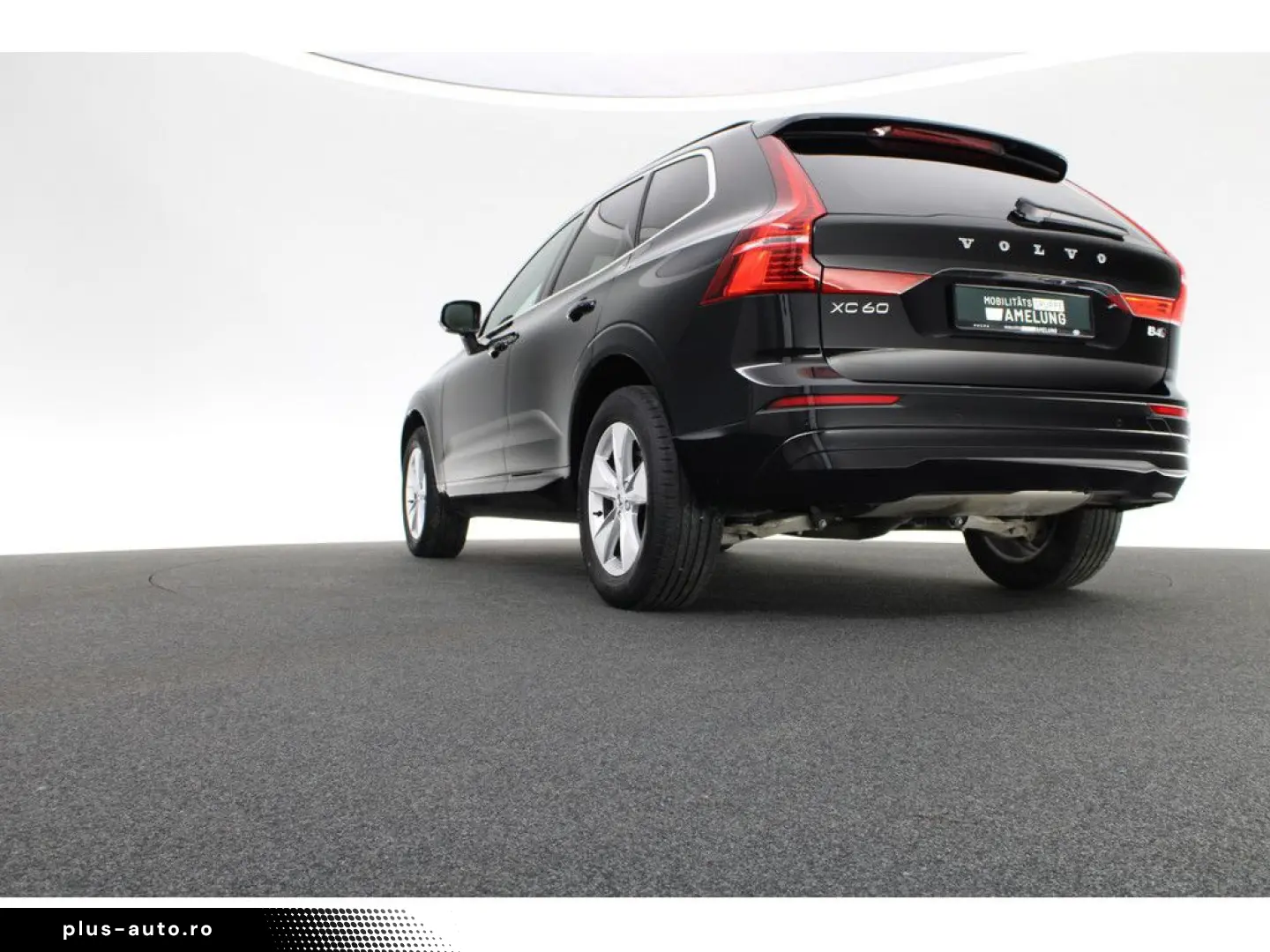VOLVO XC60 2023 — imagine 12