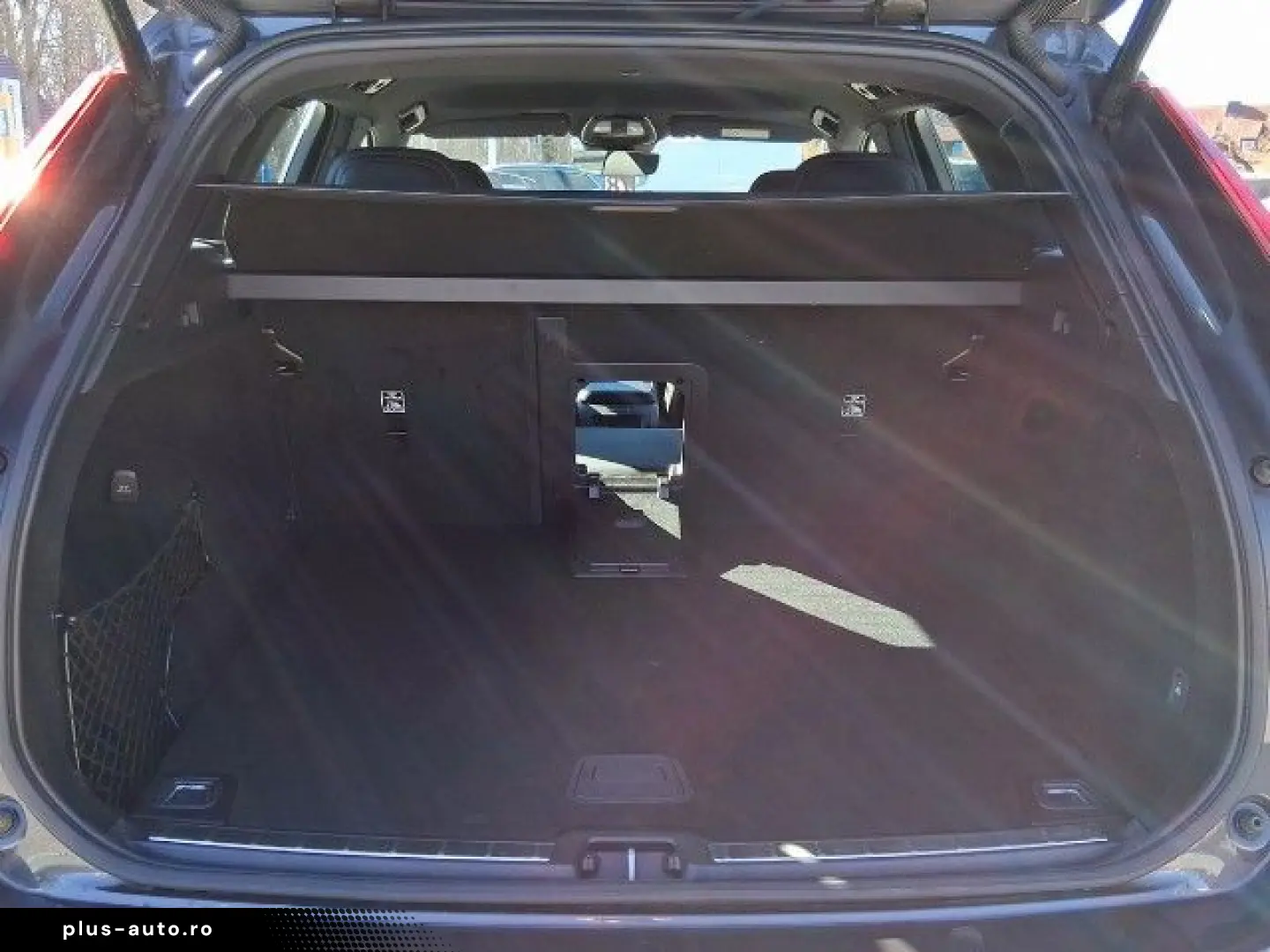 VOLVO XC60 2022 — imagine 7