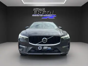 VOLVO XC60 B4 Diesel AWD Momentum Pro StandHZG AHK-kla