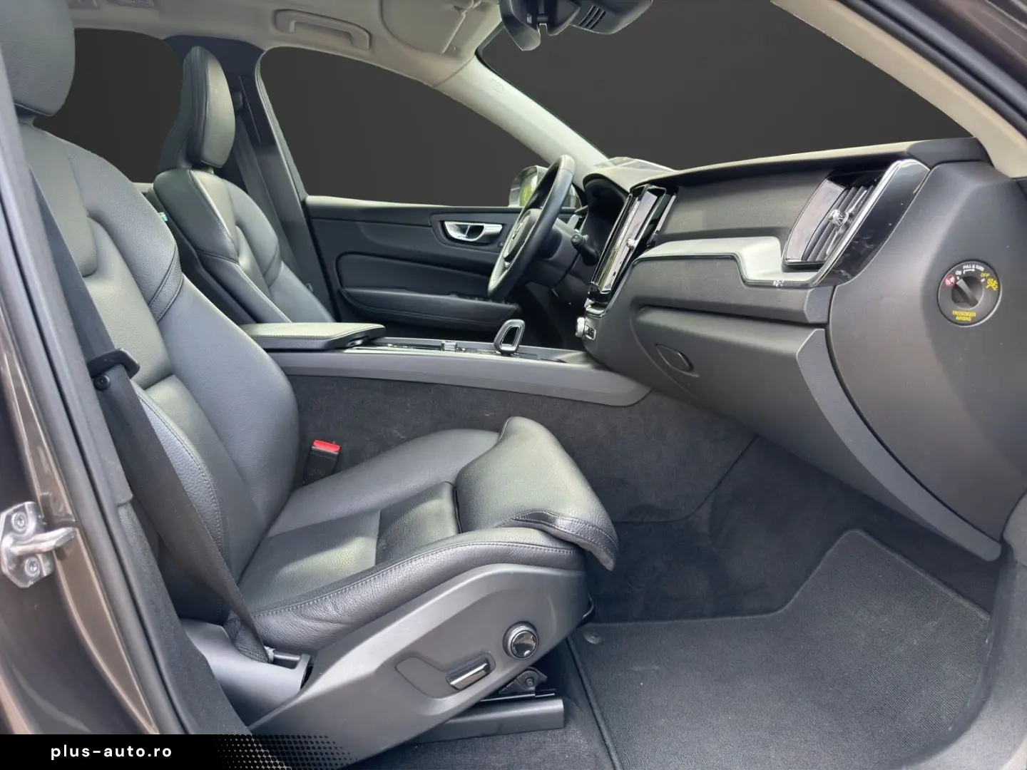 VOLVO XC60 2022 — imagine 17