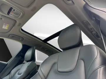 VOLVO XC60 B4 Diesel AWD Momentum Pro StandHZG AHK-kla