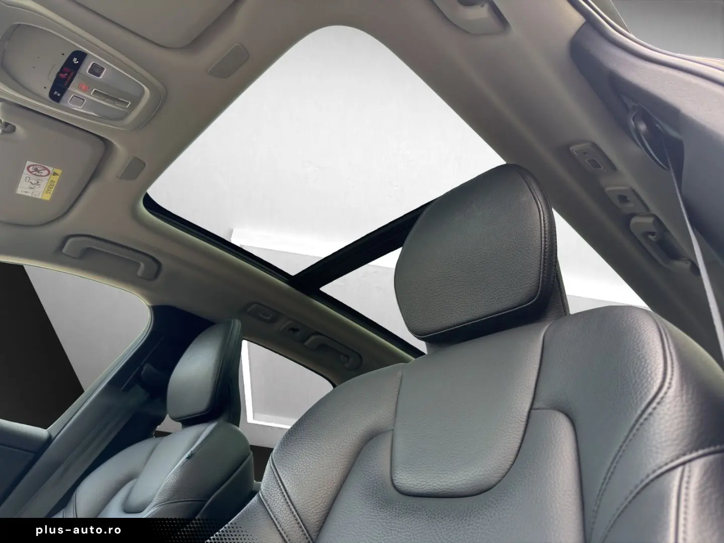 VOLVO XC60 2022 — imagine 21