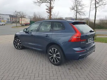 VOLVO XC60 B4 D AWD Plus Dark