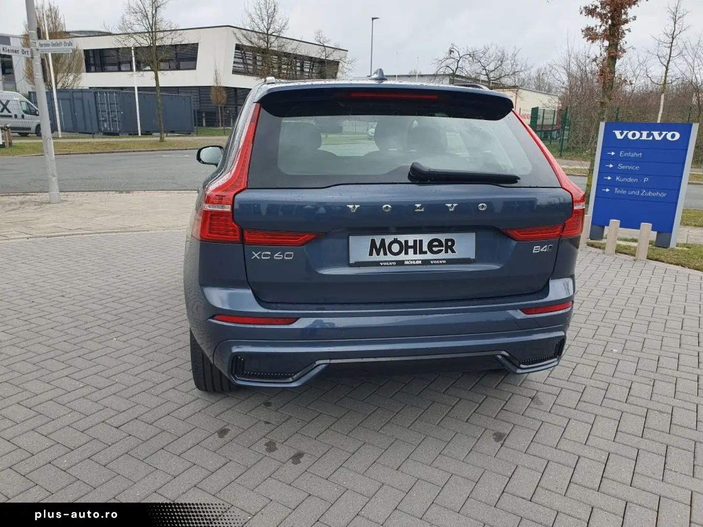 VOLVO XC60 2023 — imagine 8