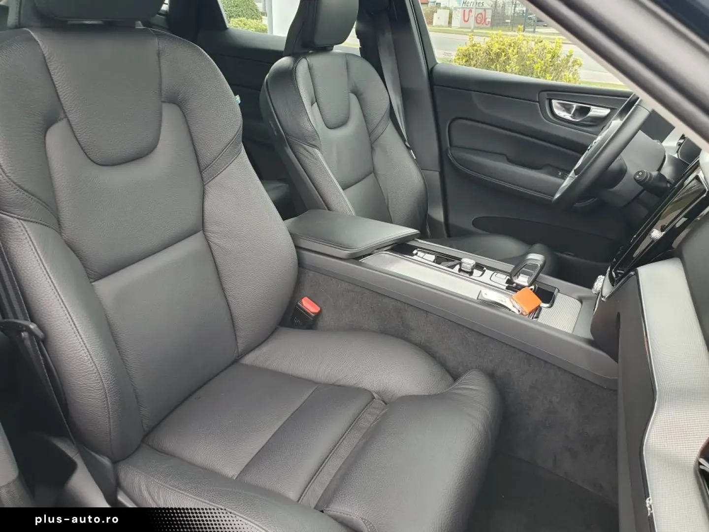 VOLVO XC60 2023 — imagine 11