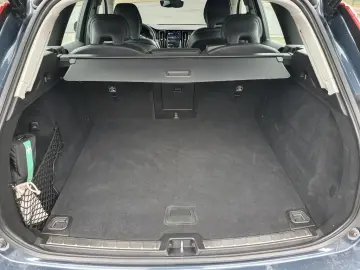 VOLVO XC60 B4 D AWD Plus Dark
