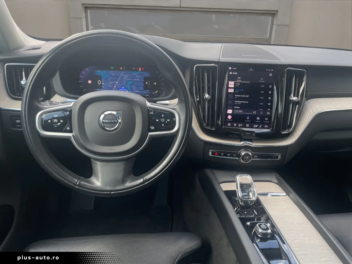 VOLVO XC60 B5 Inscription AWD AHK LED 360  LM PANO