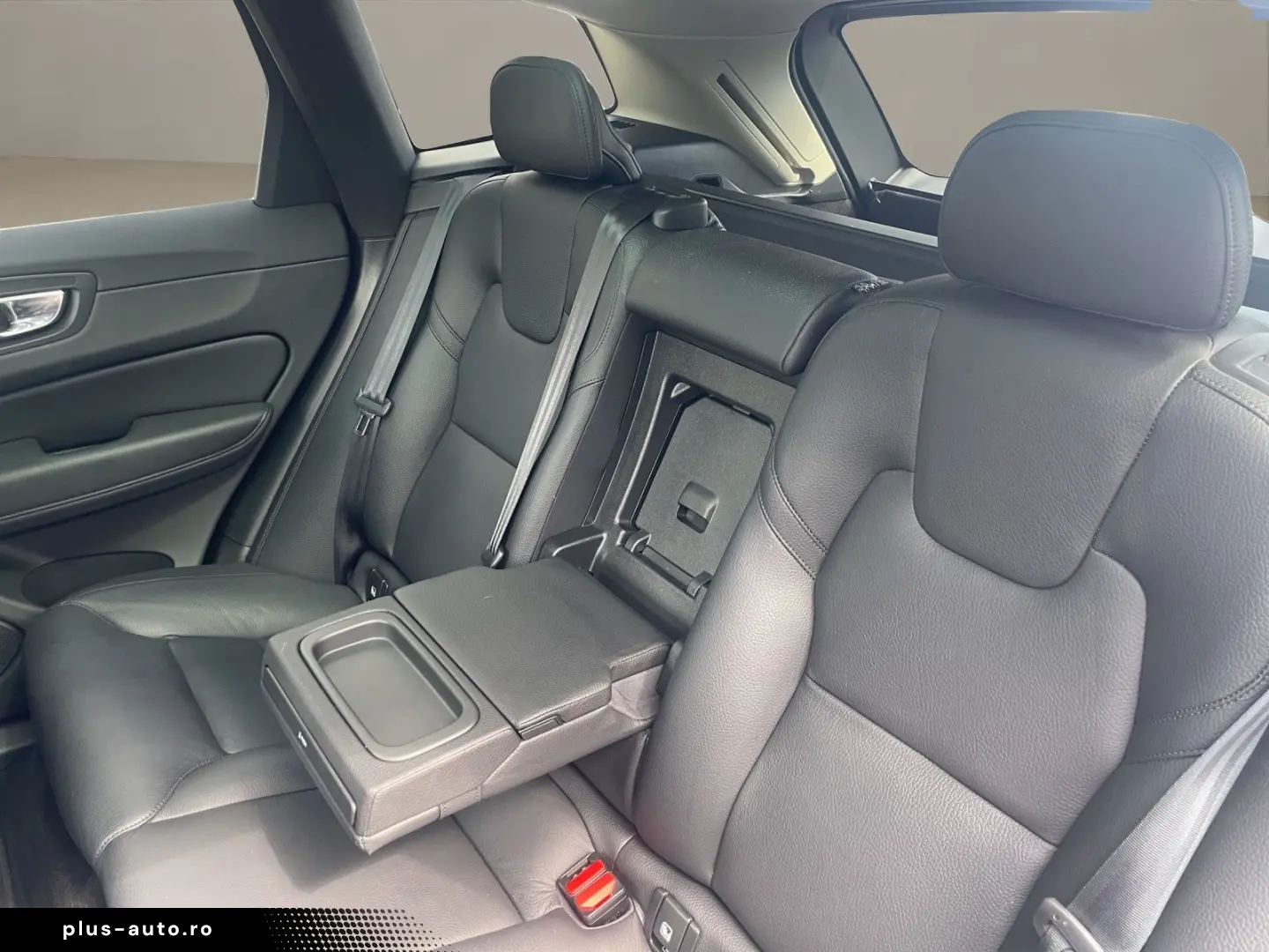 VOLVO XC60 B5 Inscription AWD AHK LED 360  LM PANO