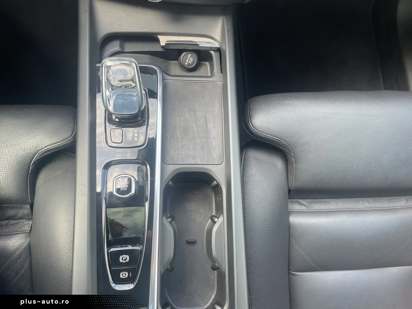 VOLVO XC60 B5 Inscription AWD AHK LED 360  LM PANO
