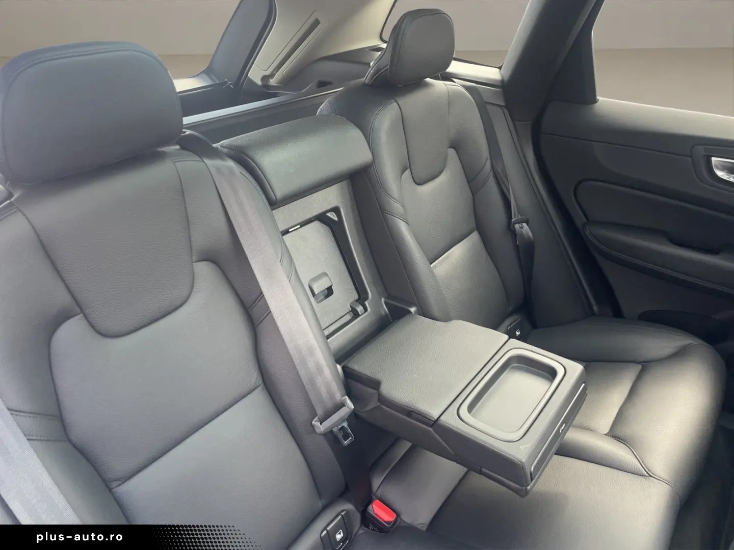 VOLVO XC60 B5 Inscription AWD AHK LED 360  LM PANO