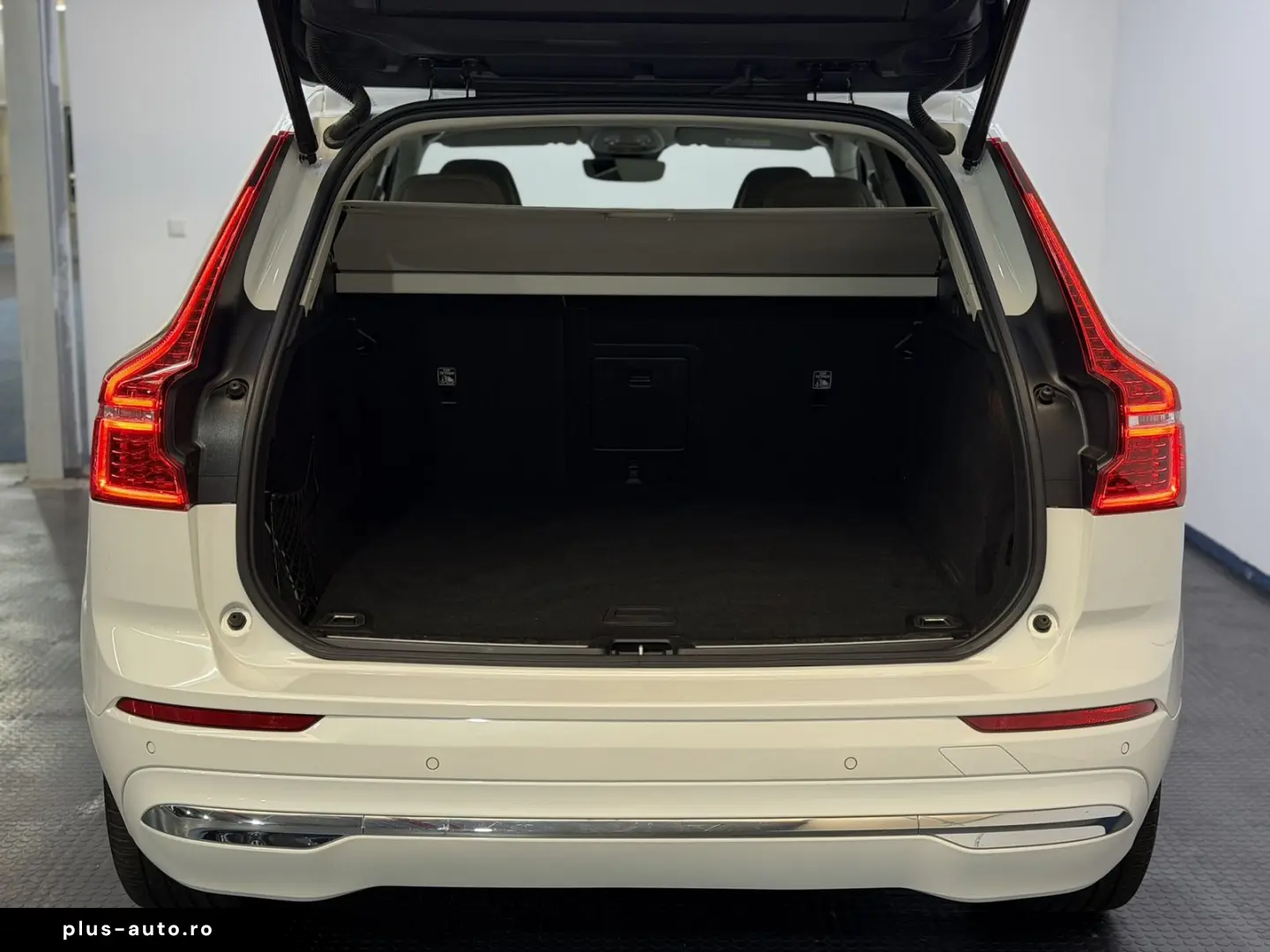VOLVO XC60 Plus Bright AWD R Kamera TOP