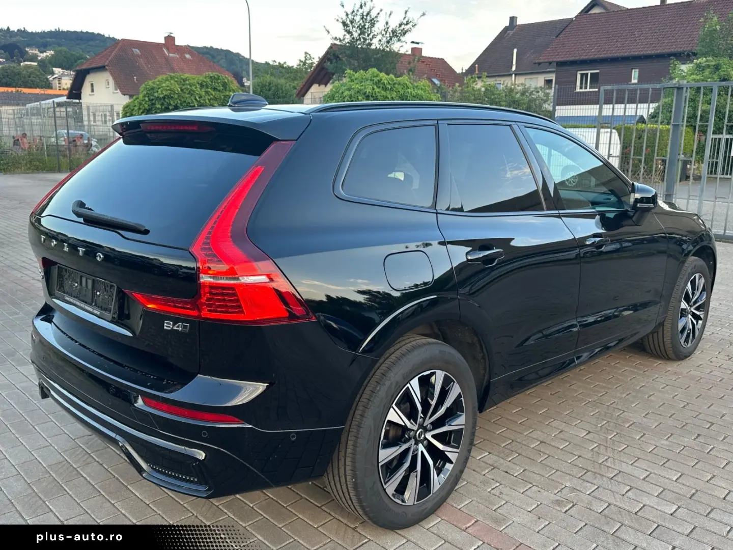 VOLVO XC 60 XC60 Plus Dark AWD Pano Kam360
