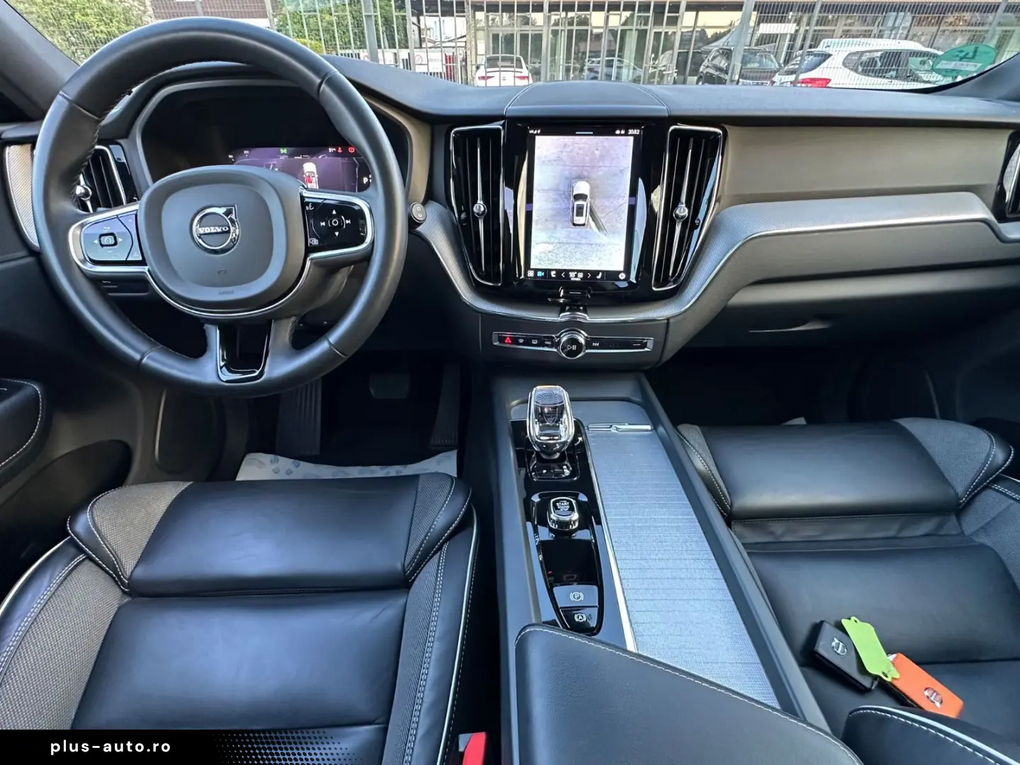 VOLVO XC 60 XC60 Plus Dark AWD Pano Kam360