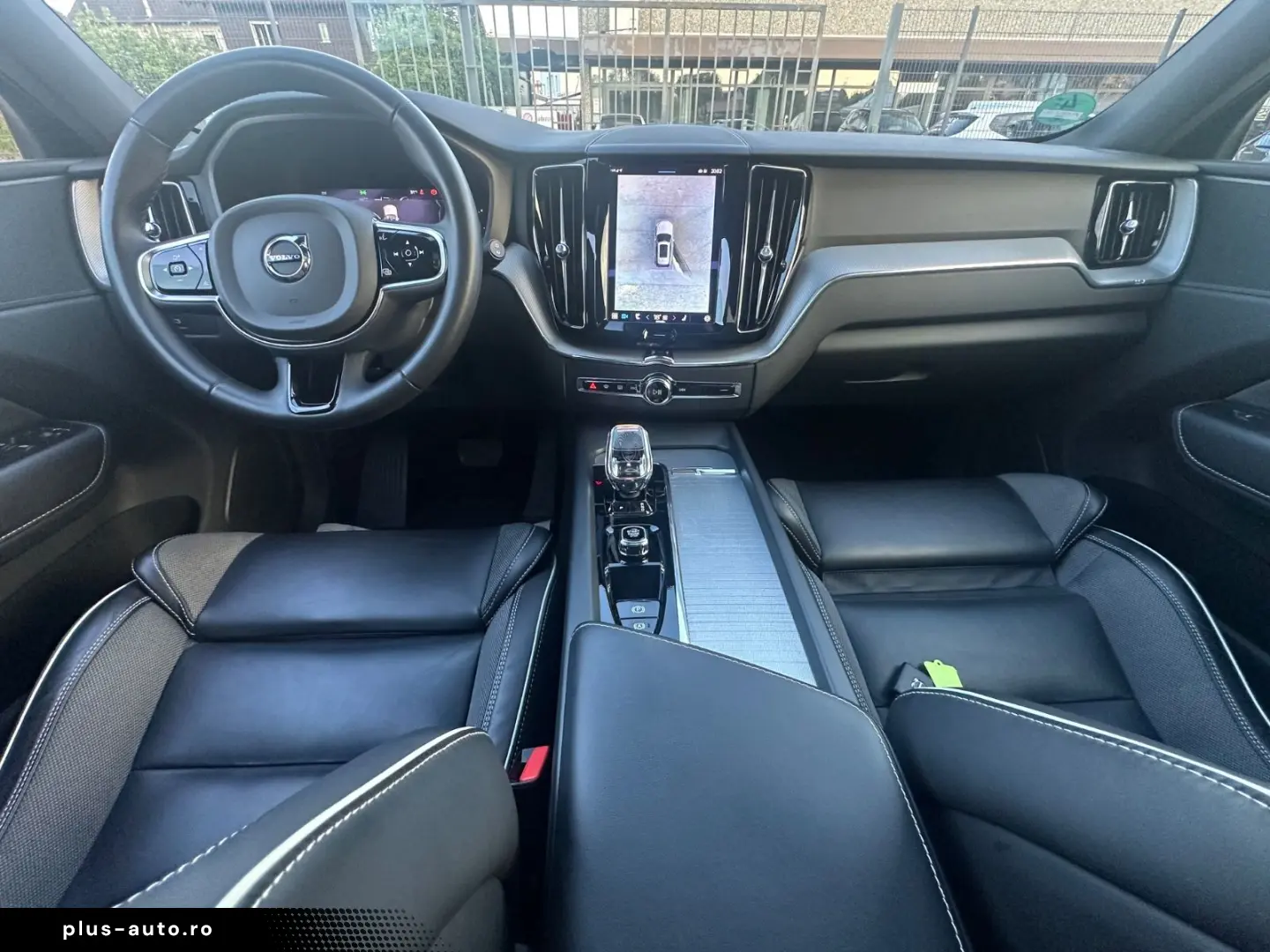 VOLVO XC 60 XC60 Plus Dark AWD Pano Kam360