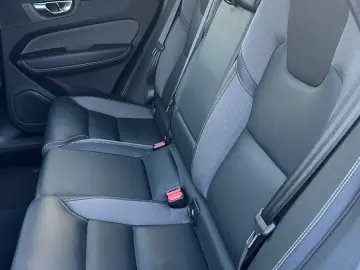 VOLVO XC 60 XC60 Plus Dark AWD Pano Kam360