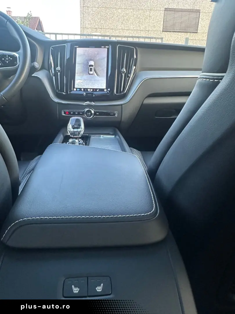 VOLVO XC 60 XC60 Plus Dark AWD Pano Kam360
