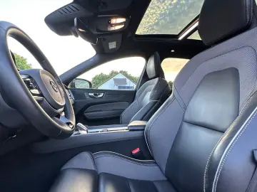 VOLVO XC 60 XC60 Plus Dark AWD Pano Kam360