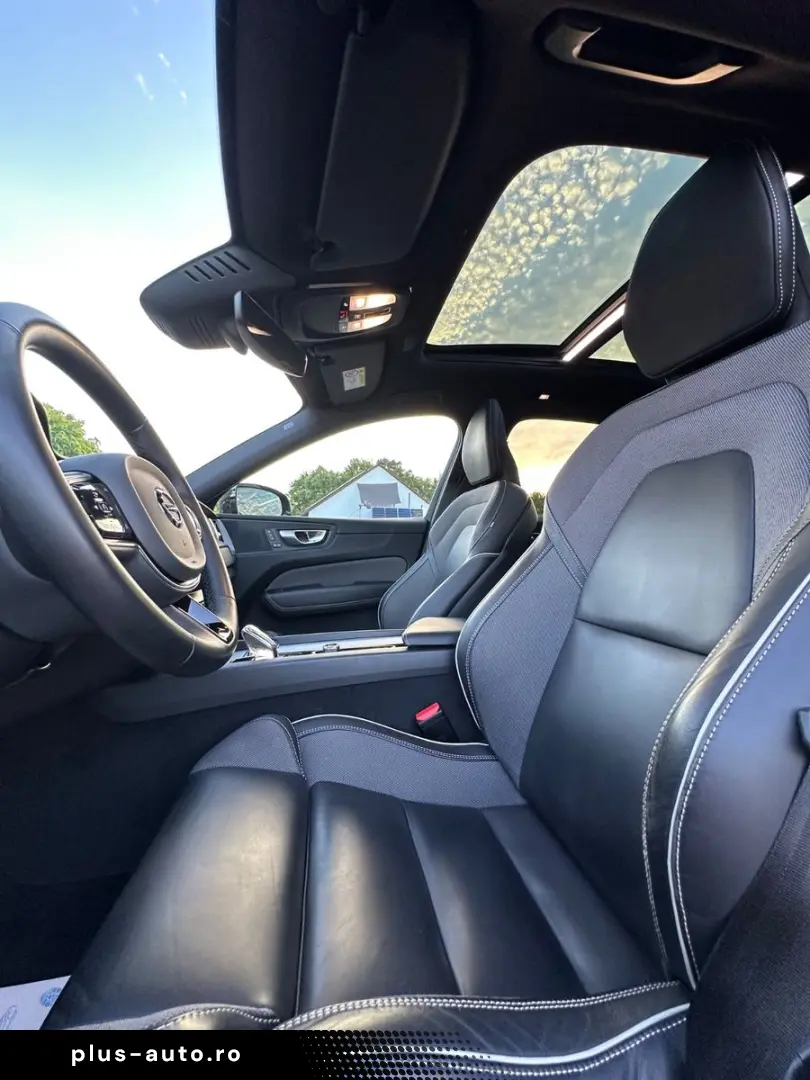 VOLVO XC 60 XC60 Plus Dark AWD Pano Kam360