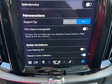VOLVO XC 60 XC60 Plus Dark AWD Pano Kam360