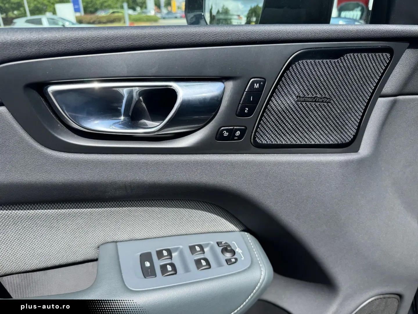 VOLVO XC60 B4 Diesel AWD 8-Gang R Design