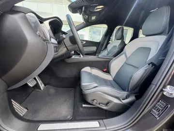 VOLVO XC60 B4 Diesel AWD 8-Gang R Design