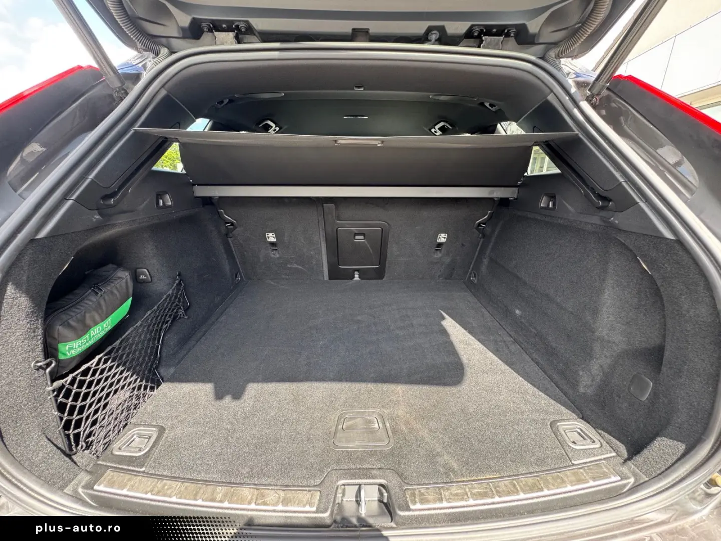 VOLVO XC60 B4 Diesel AWD 8-Gang R Design