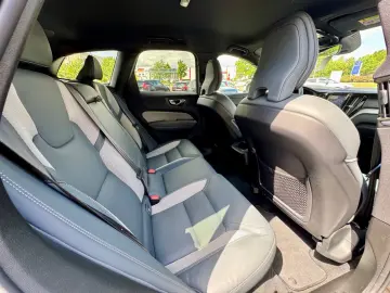 VOLVO XC60 B4 Diesel AWD 8-Gang R Design