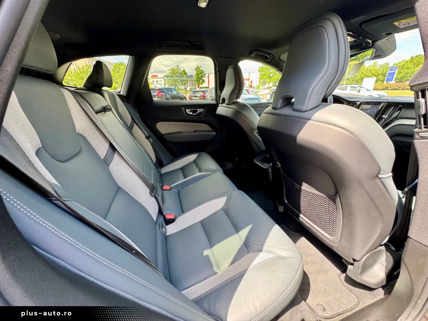 VOLVO XC60 B4 Diesel AWD 8-Gang R Design