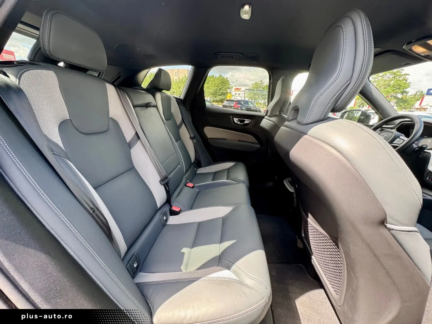 VOLVO XC60 B4 Diesel AWD 8-Gang R Design