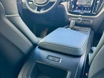 VOLVO XC60 B4 Diesel AWD 8-Gang R Design