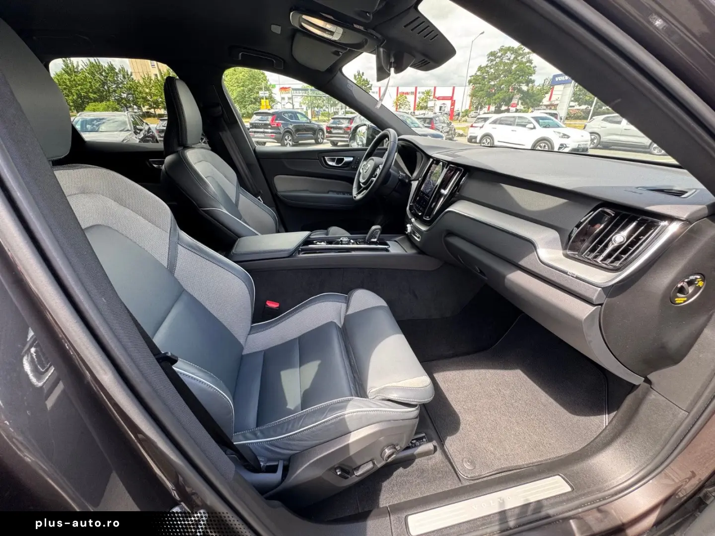 VOLVO XC60 B4 Diesel AWD 8-Gang R Design
