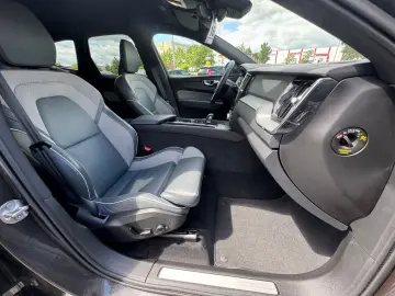 VOLVO XC60 B4 Diesel AWD 8-Gang R Design