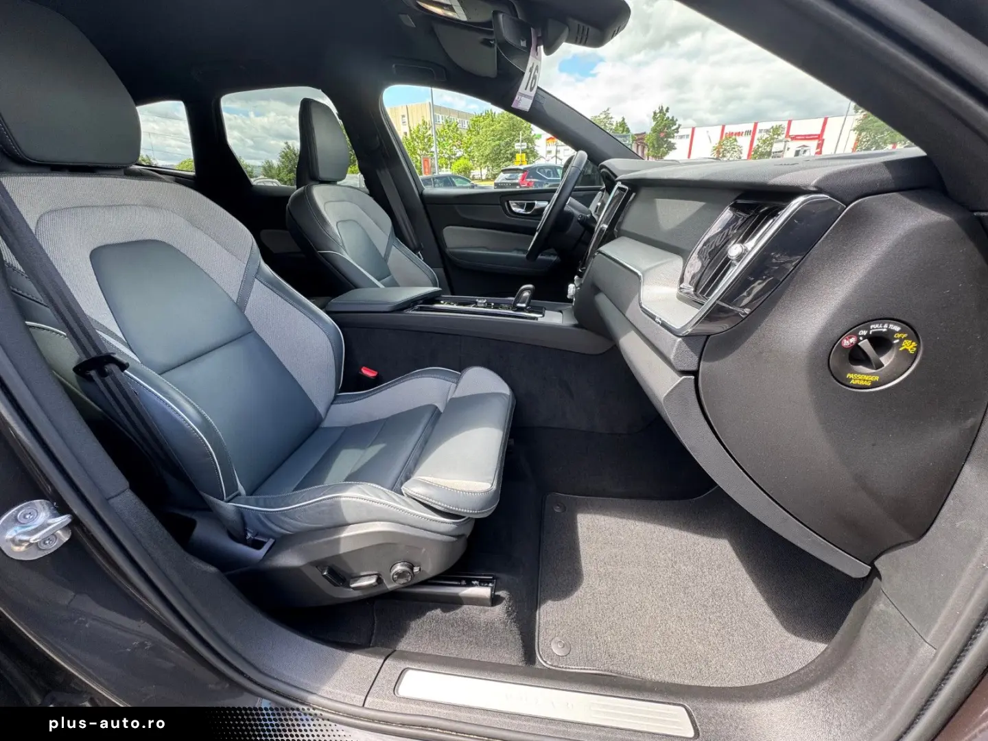 VOLVO XC60 B4 Diesel AWD 8-Gang R Design