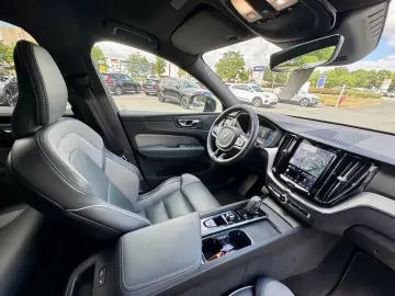 VOLVO XC60 B4 Diesel AWD 8-Gang R Design