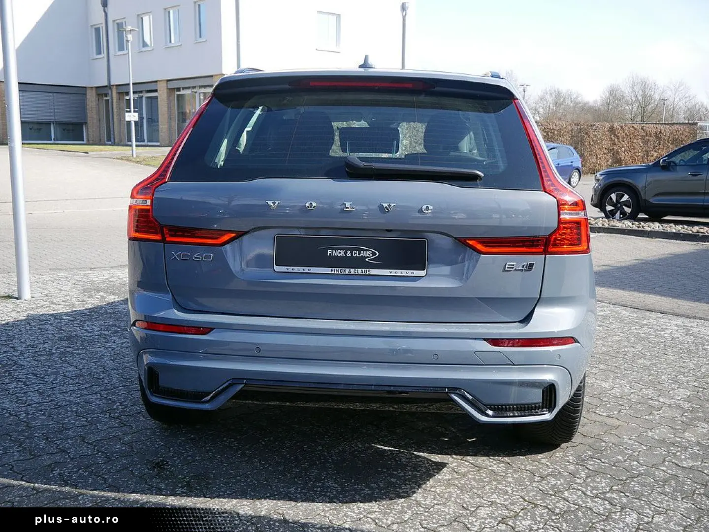 VOLVO XC60 B4 AWD Plus Dark