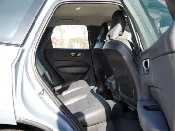 VOLVO XC60 B4 AWD Plus Dark