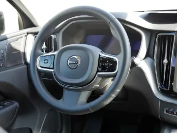 VOLVO XC60 B4 AWD Plus Dark