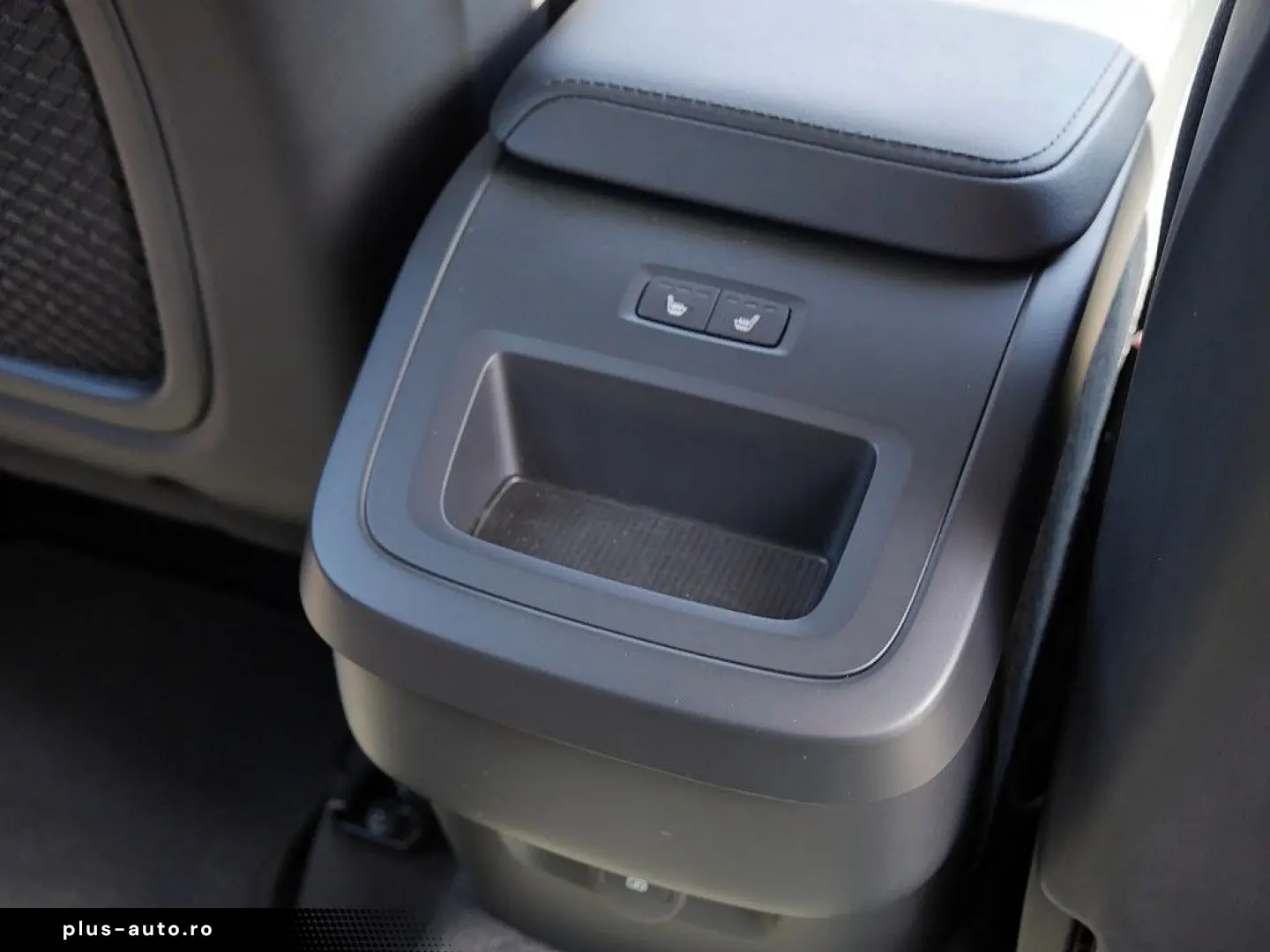VOLVO XC60 B4 AWD Plus Dark