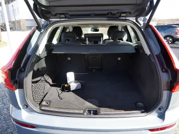 VOLVO XC60 B4 AWD Plus Dark