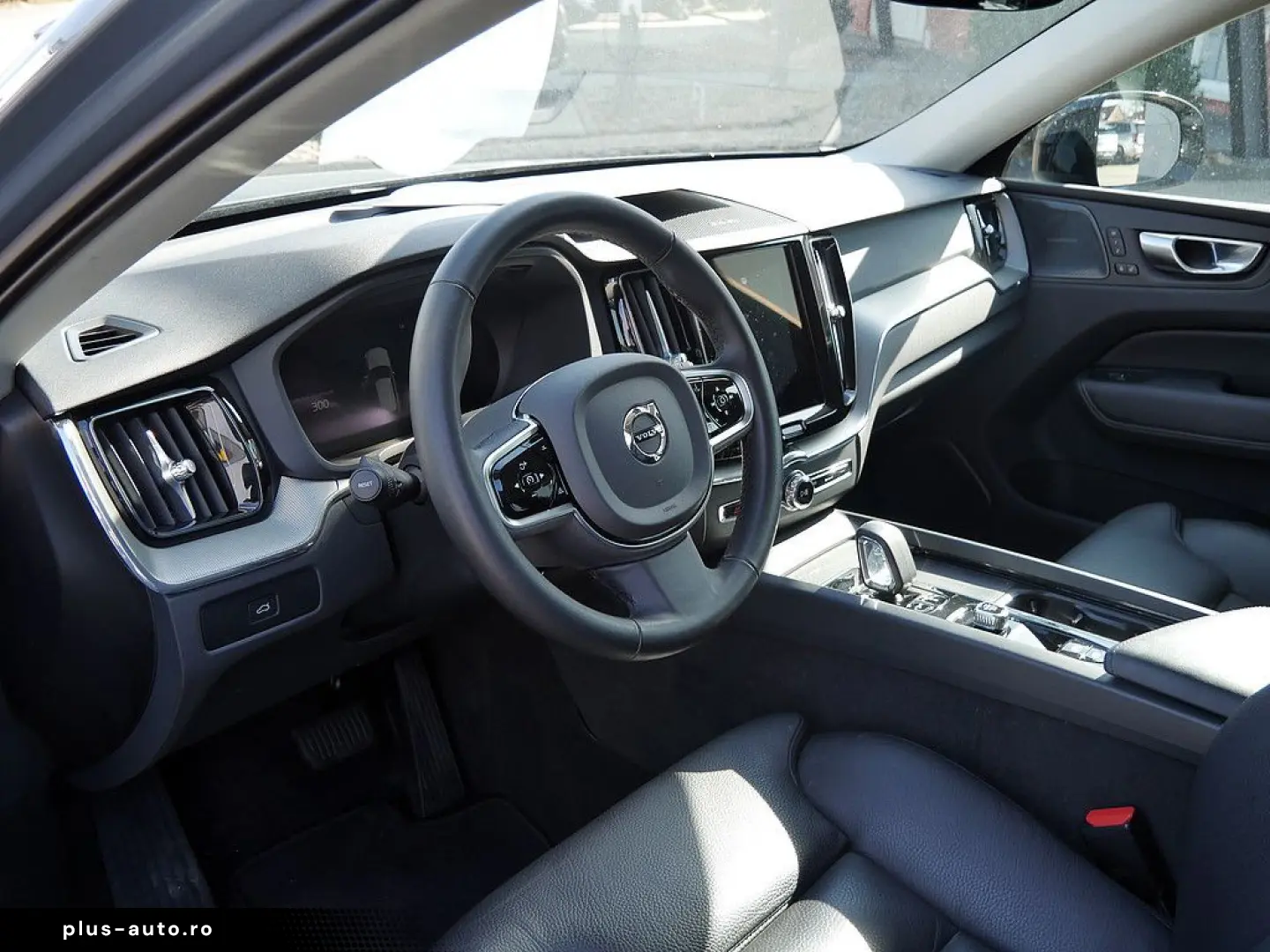 VOLVO XC60 B4 AWD Plus Dark