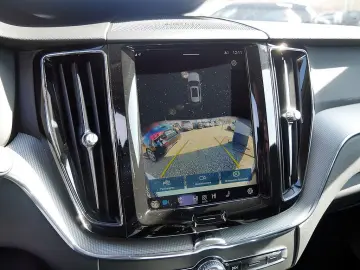 VOLVO XC60 B4 AWD Plus Dark