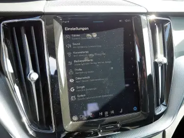VOLVO XC60 B4 AWD Plus Dark
